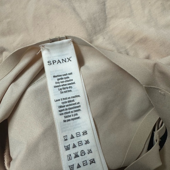 SPANXsculpt™ Seamless Power Open-Bust Mid-Thigh Bodysuit
Brand new, never worn.S - Picture 3 of 5